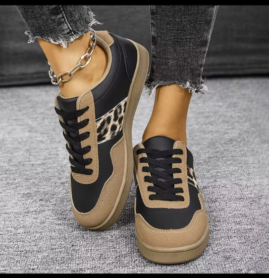 Nouvelles Chaussures Décontractées pour Femmes et Filles Tendance 2024 de Haute Qualité
Confortables à Bout Rond de Couleur Unie et de grande taille