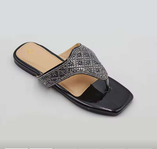 *Sandale à Paillettes "Fête"*
• "Brillez comme les étoiles avec notre sandale à paillettes Fête !