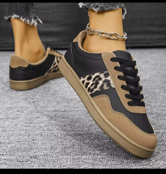 Nouvelles Chaussures Décontractées pour Femmes et Filles Tendance 2024 de Haute Qualité
Confortables à Bout Rond de Couleur Unie et de grande taille